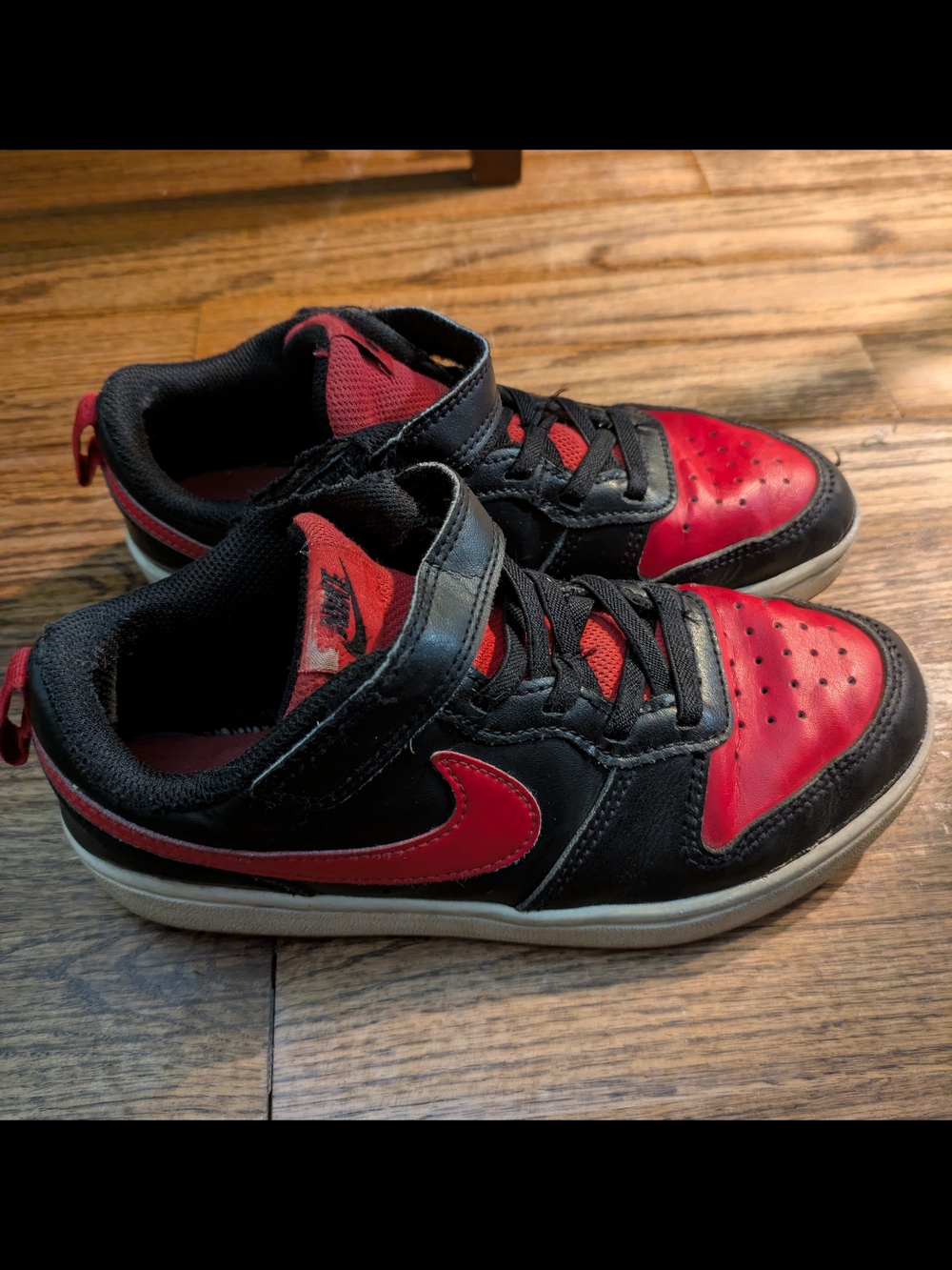 Nike Kids' Black and Red Low-Top Sneakers